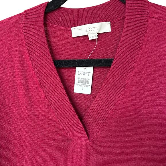 NWT LOFT Women's Burgundy V-Neck Sweater Size Small - Picture 3 of 5